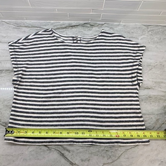 Alice + Olivia Black/White Striped Crop Top Short Sleeve Boat Neck SZ M - Picture 4 of 8